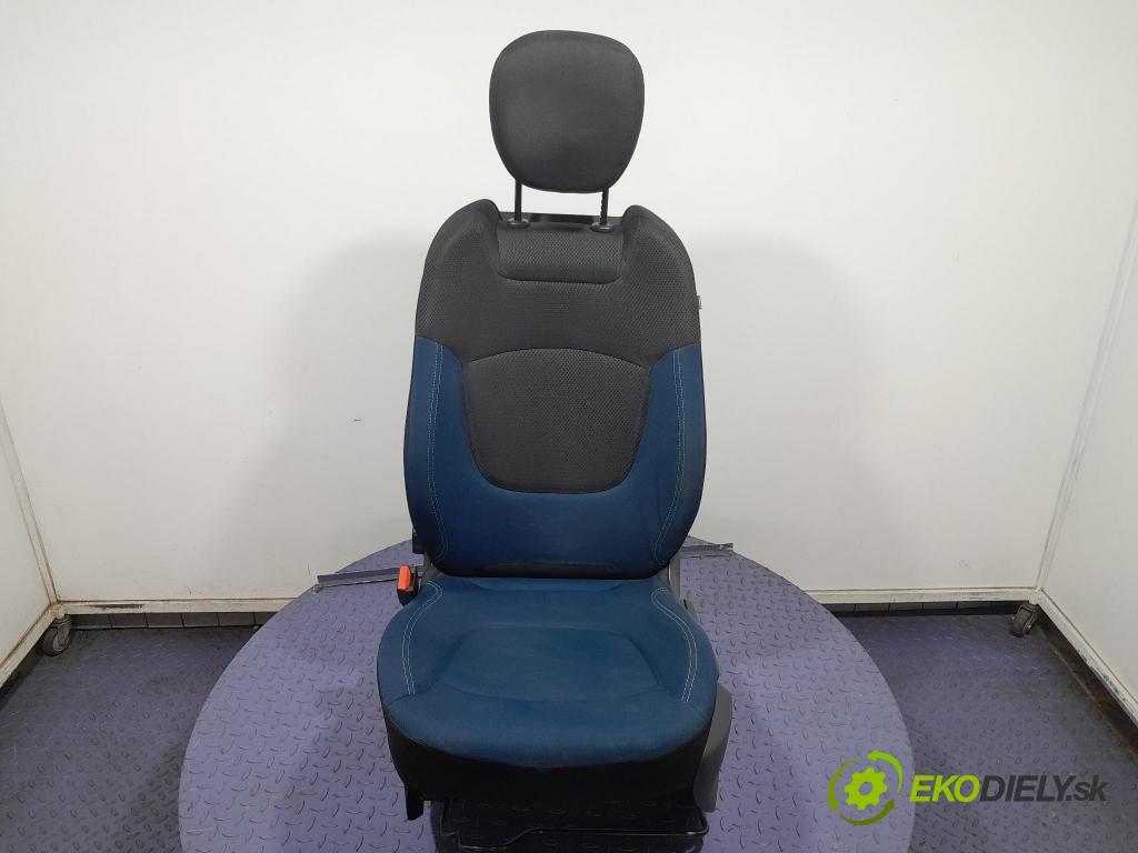 Renault Captur 2015 Sedačka Ovládače: