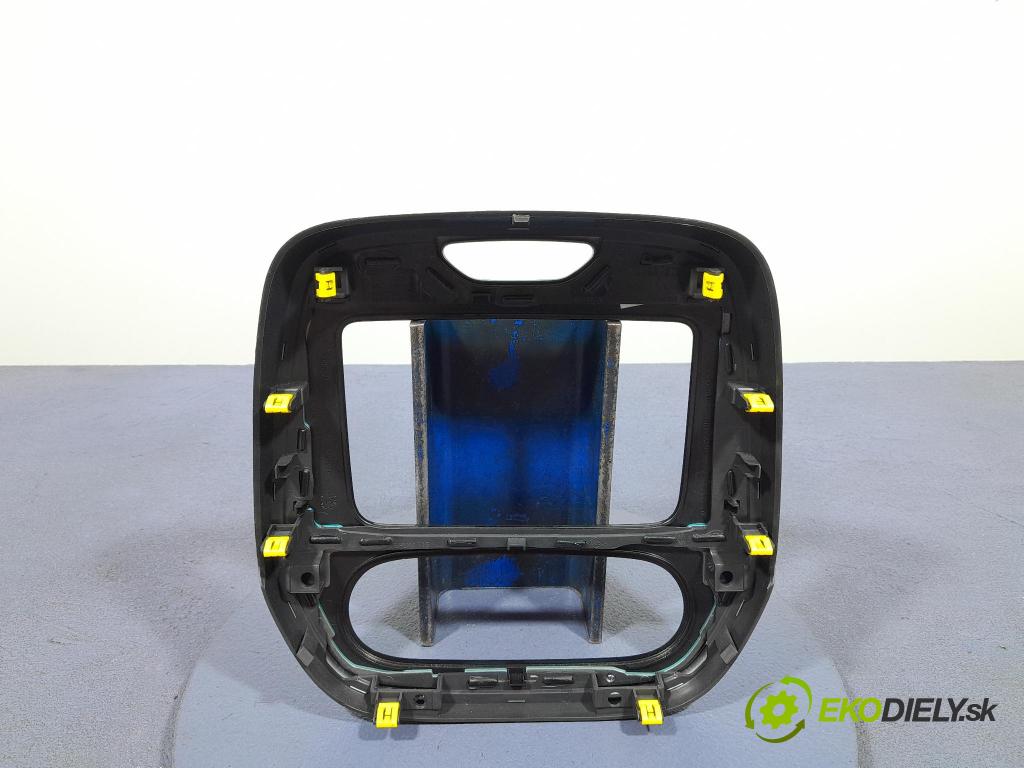 Renault Captur 2015 kryt Plast: Interiéry: 682705384R