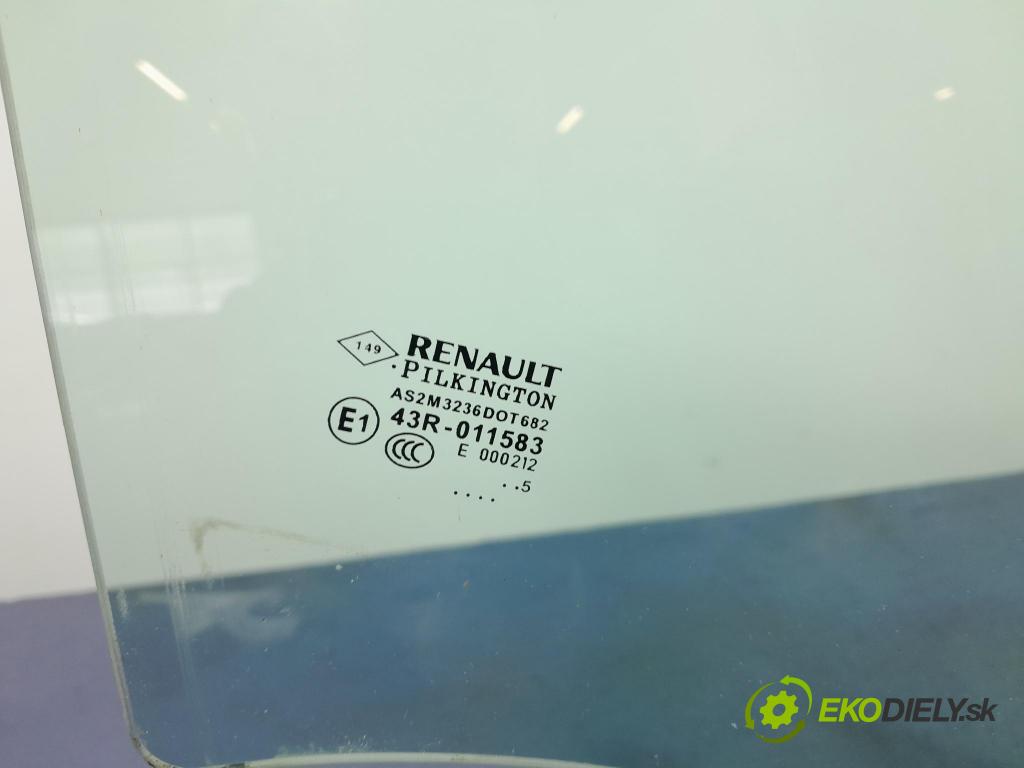Renault Captur 2015 sklo dvere Predné Prava: