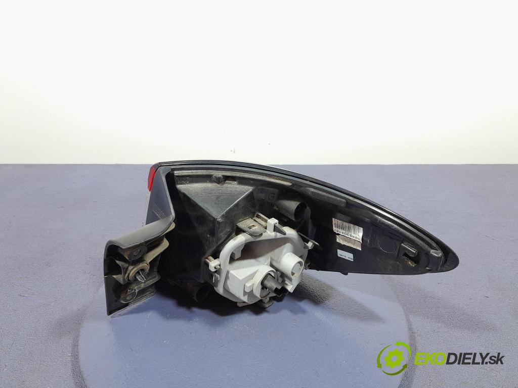 Renault Captur 2015 světlo Zad: levá Mimo: 265557367R