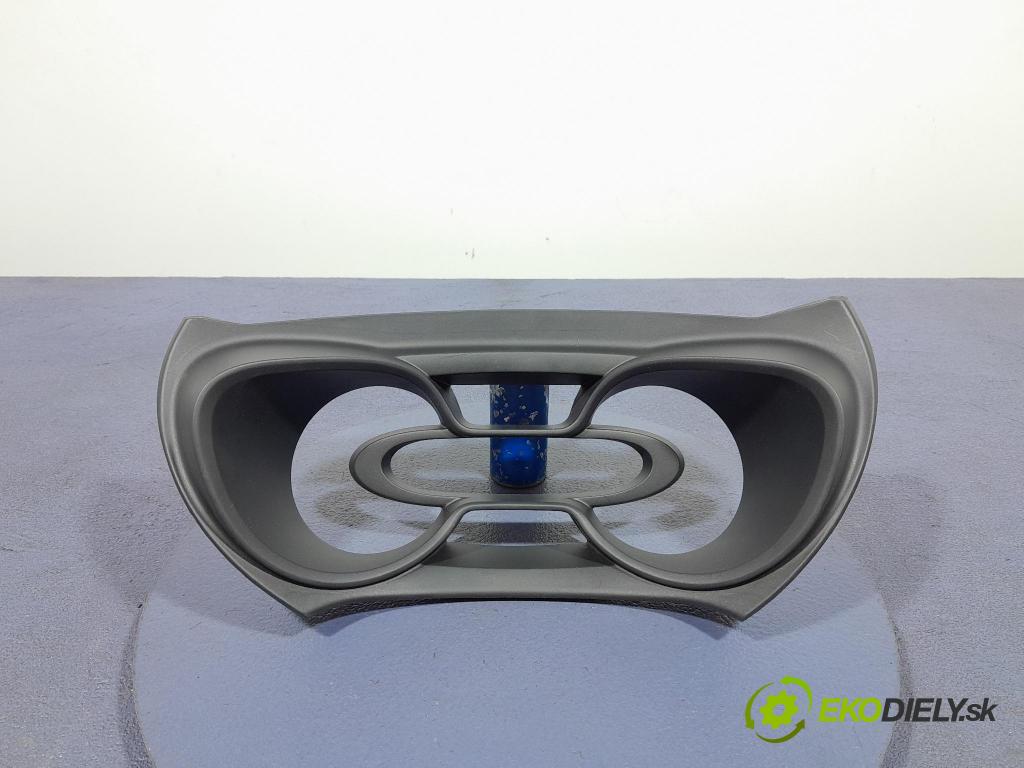 Renault Captur 2015 kryt Plast: Interiéry: 682504761R