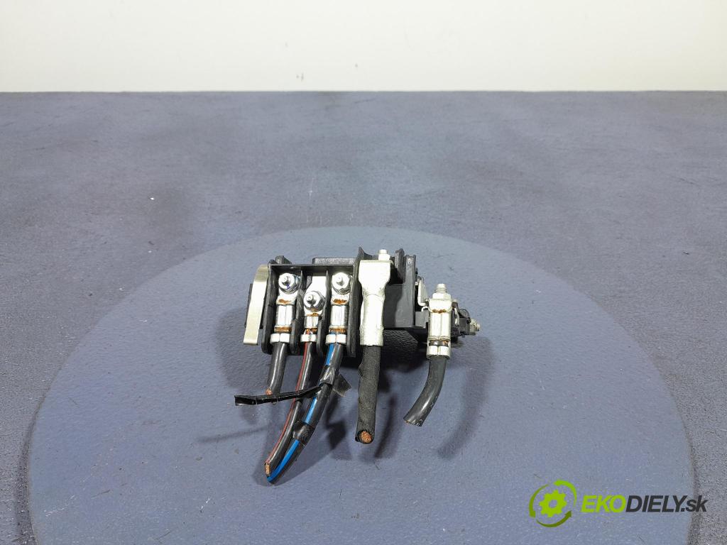 Toyota Corolla 2024 inštalácia Elektrický: 7173-3232-30