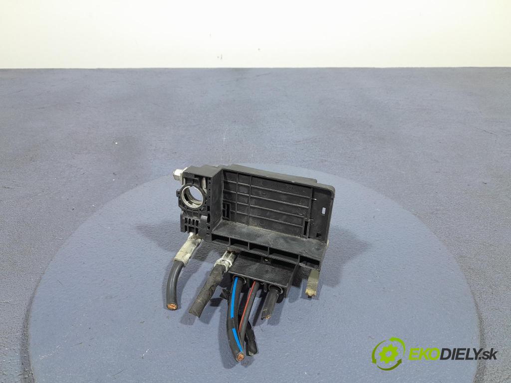 Toyota Corolla 2024 inštalácia Elektrický: 7173-3232-30