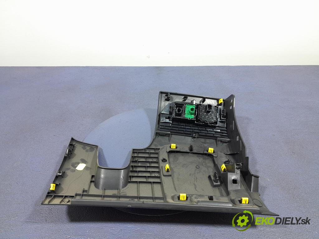 Renault Captur 2015 kryt Plast: Interiéry: 689219226R