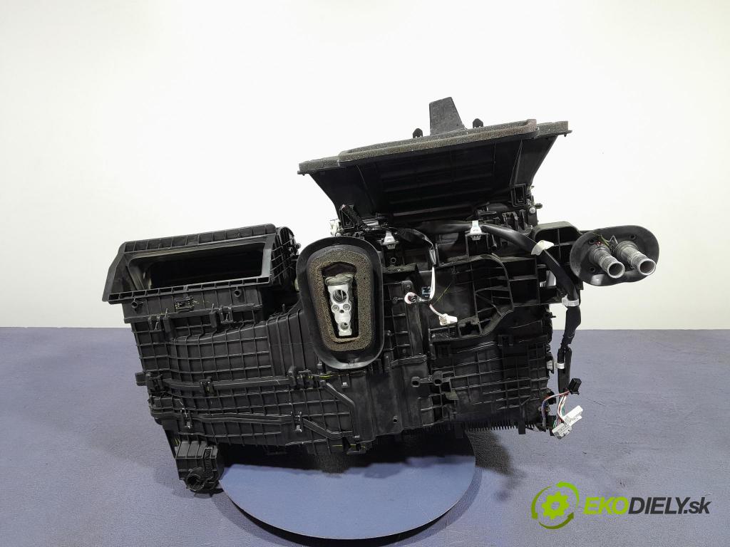 Toyota Corolla 2024 radiátor 87050-02W80