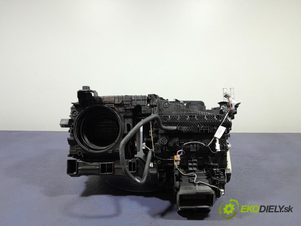 Toyota Corolla 2024 radiátor 87050-02W80