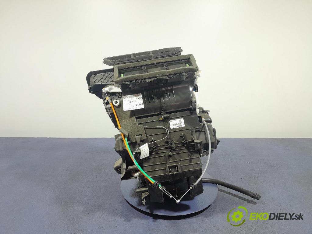 Dacia Duster 2023 radiátor 272109931R