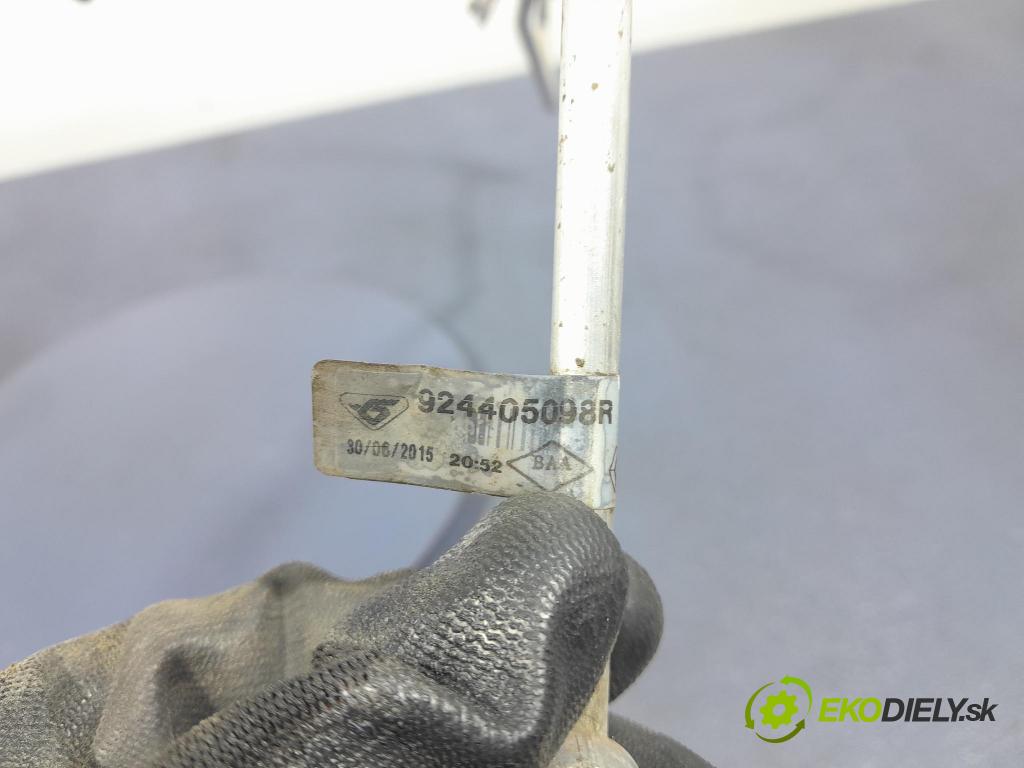 Renault Captur 2015 rúrka Klimatizácia: 924405098R