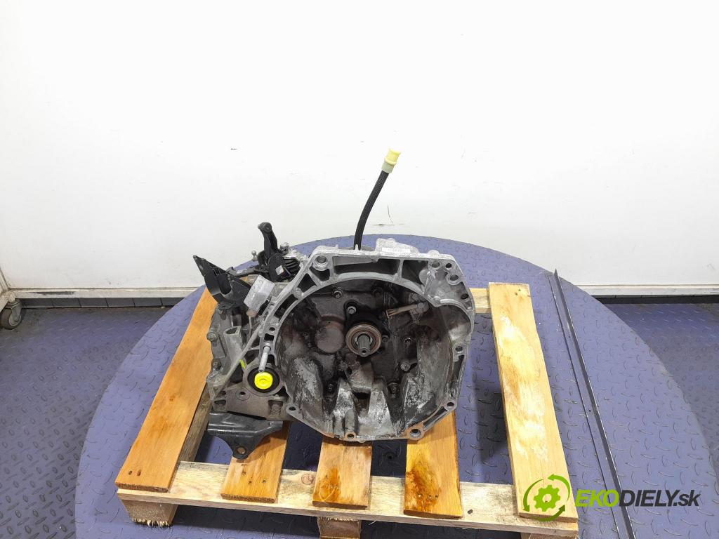 Renault Captur 2015 převodovka Ozubené kola: Manualna JR5357