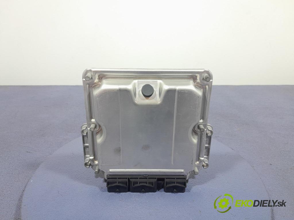 Citroen C5 2005 riadiaca jednotka Motor: 9657157080