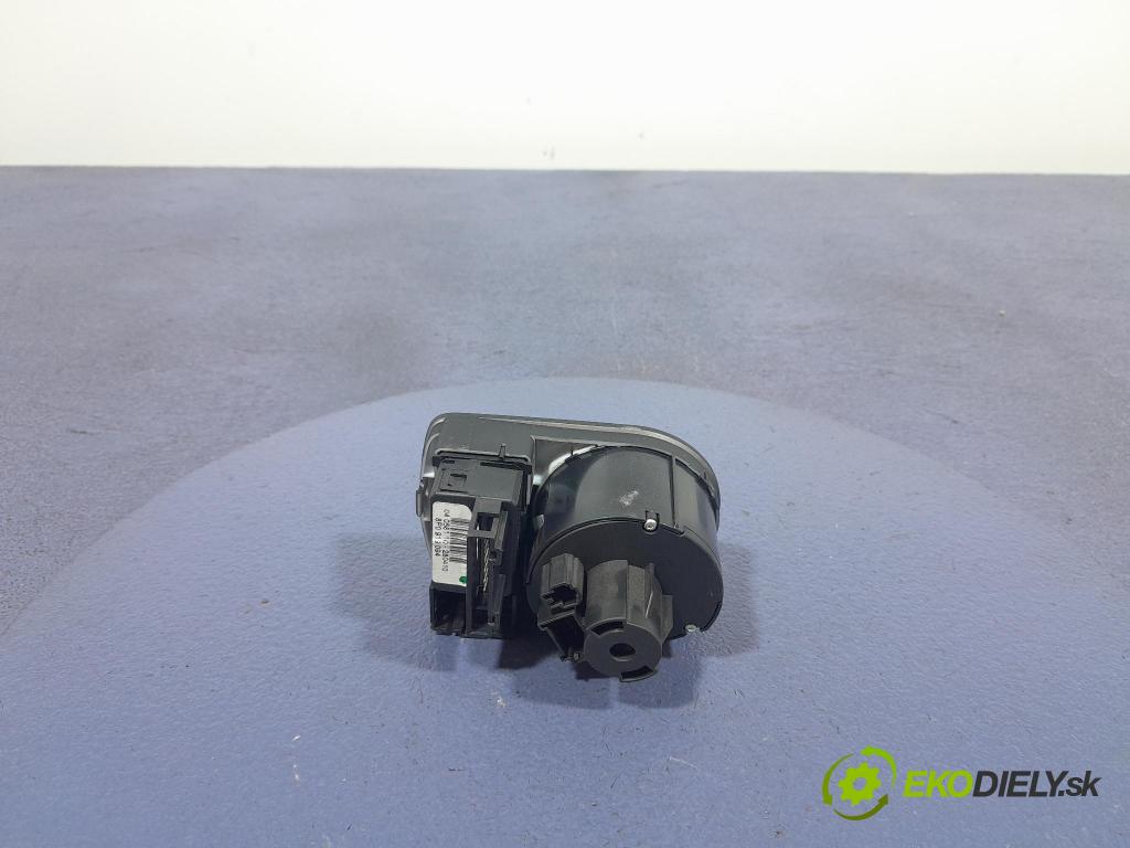 Audi A3 2010 prepínač svetiel 8P1941531EA