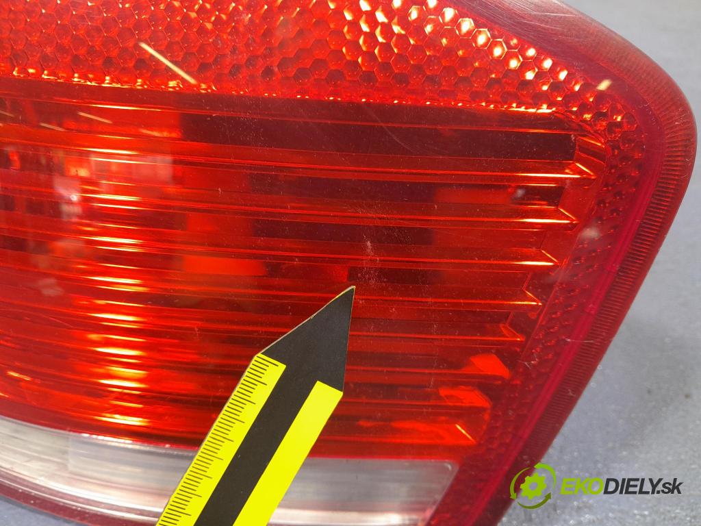 Audi A3 2010 světlo Zad: Práva: Mimo: 8P0945096