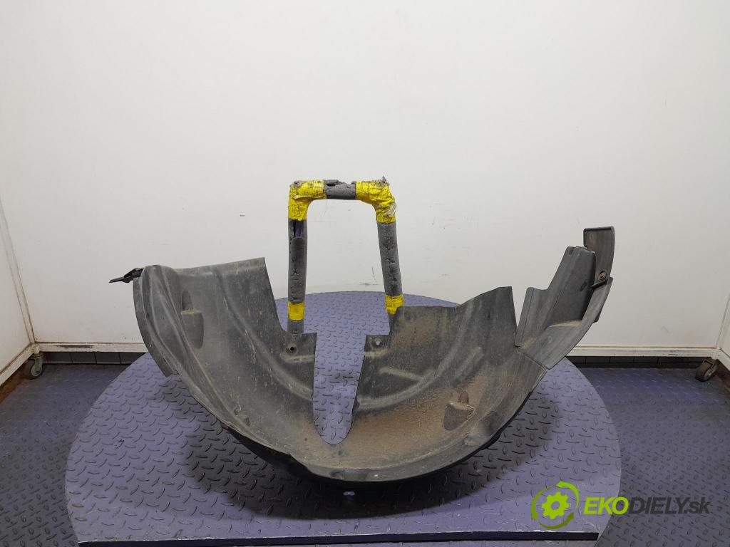 Renault Captur 2015 Blatník: plastický: zad 767496800R