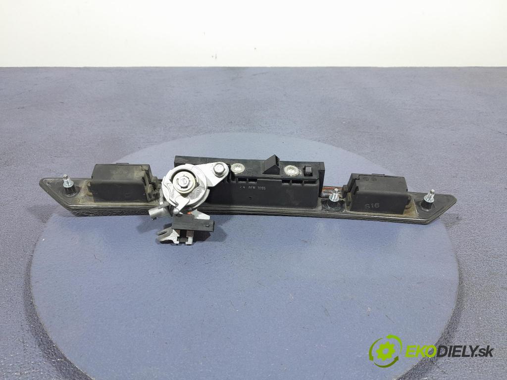 Audi A6 2005 zaslepka: zad 8E0827574C