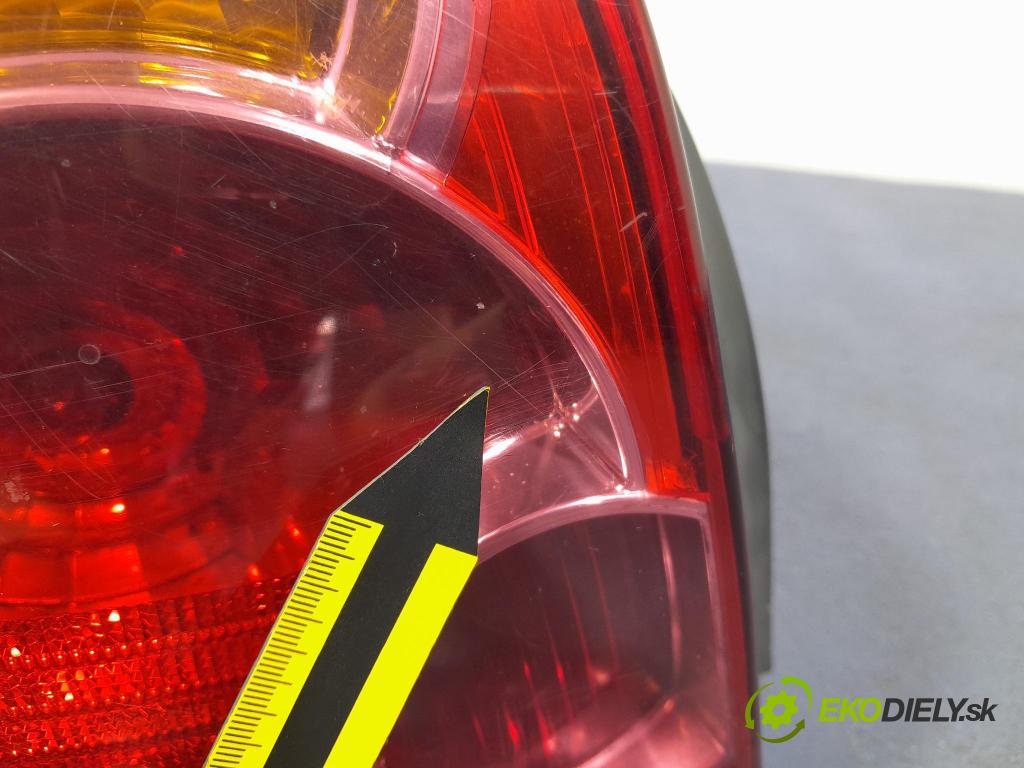 Toyota Avensis 2005 světlo Zad: levá Mimo: