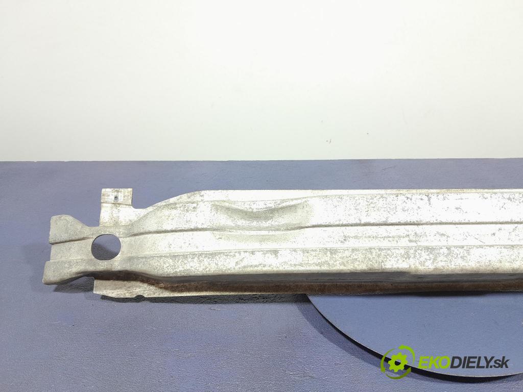 Audi A6 2005 výztuha narazník před 4F0807111