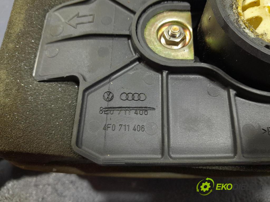 Audi A6 2005 Páka: Zmeny: 8E0711025