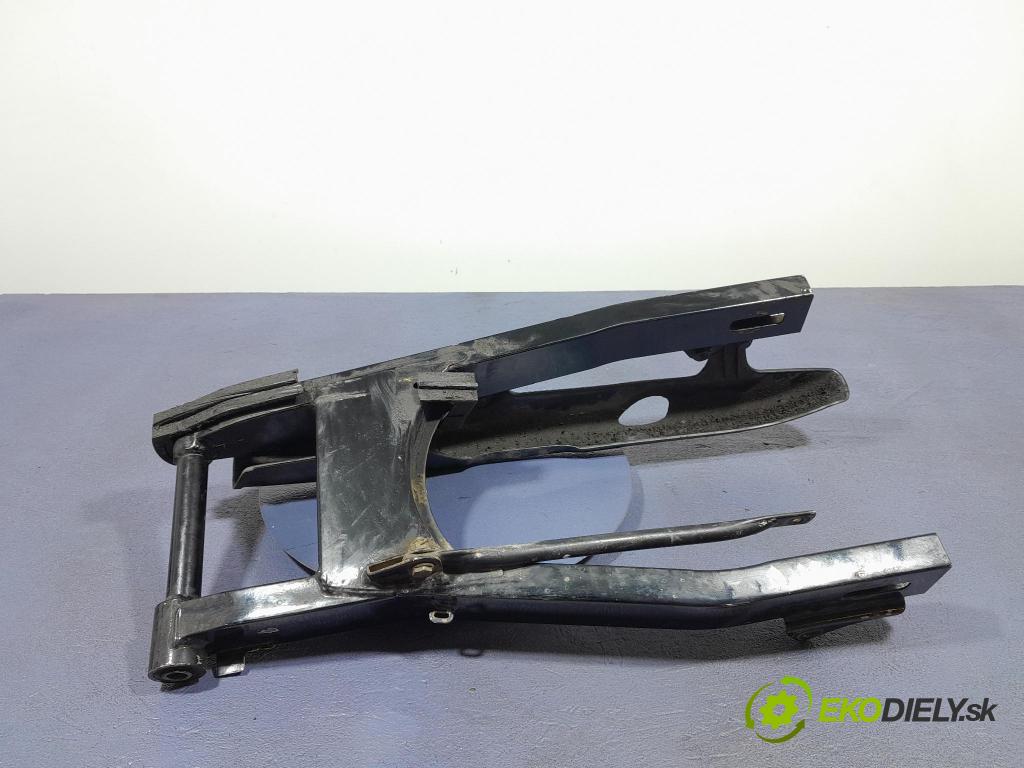 Honda CB 1995 Zad: Levý: