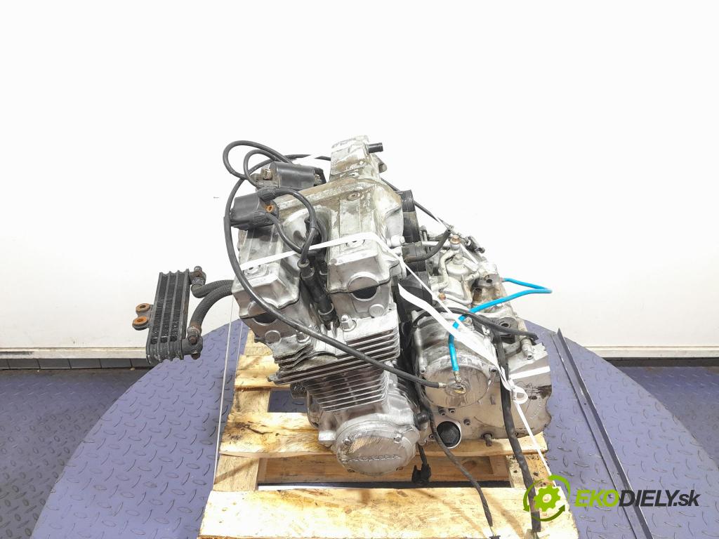Honda CB 1995 motor Benzín: RC38E