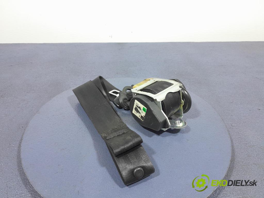 Audi A3 2010 Pásy: Bezpečnosť: x