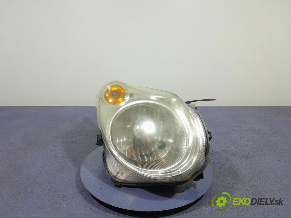 Suzuki Alto 2010 Reflektor: v pravo: