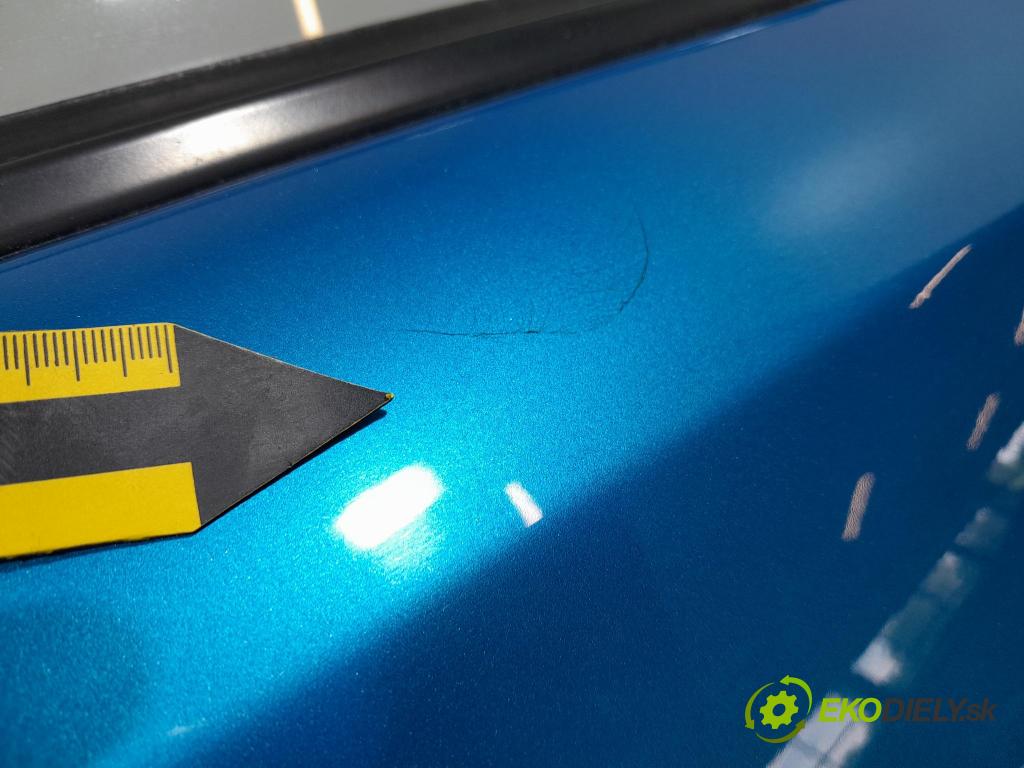 Suzuki Alto 2010 dvere Predné pravé