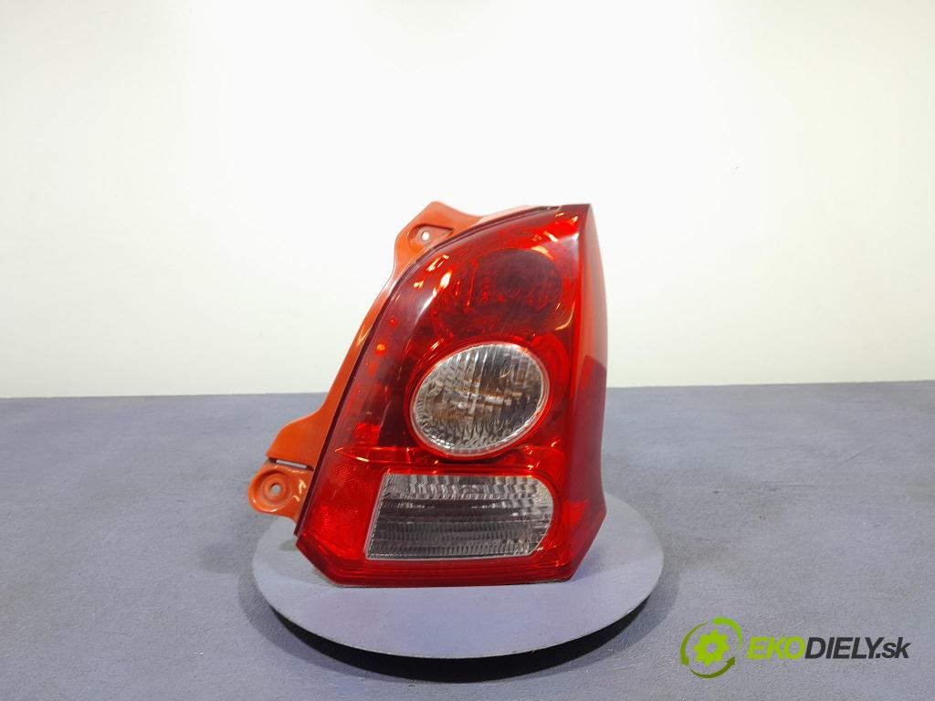 Suzuki Alto 2010 svetlo / reflektor zad Prava: Vonkajsia: