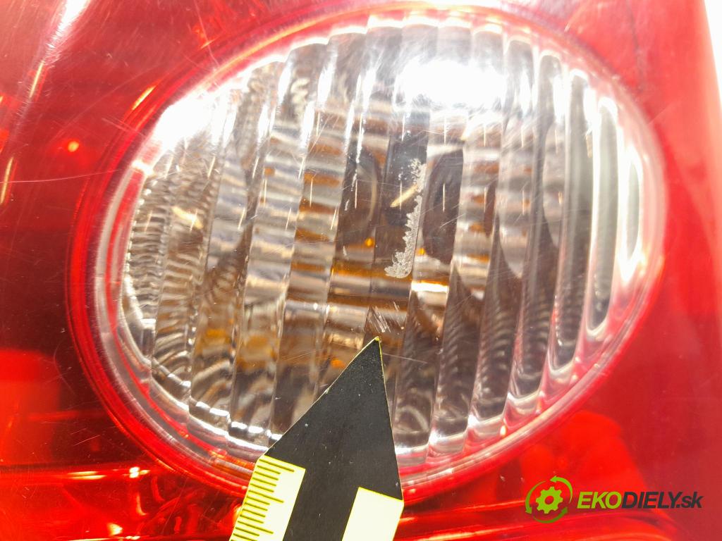 Suzuki Alto 2010 svetlo / reflektor zad Prava: Vonkajsia: