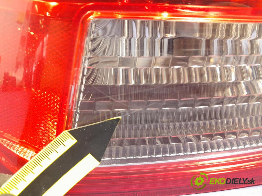 Suzuki Alto 2010 svetlo / reflektor zad Prava: Vonkajsia: