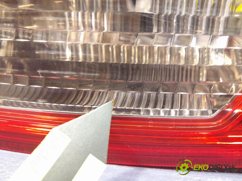 Suzuki Alto 2010 svetlo / reflektor zad Prava: Vonkajsia: