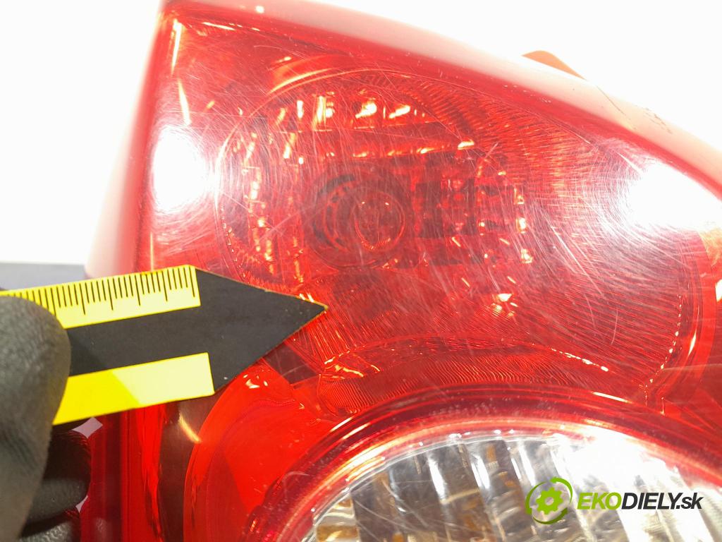 Suzuki Alto 2010 svetlo / reflektor zad ľavá Vonkajsia: