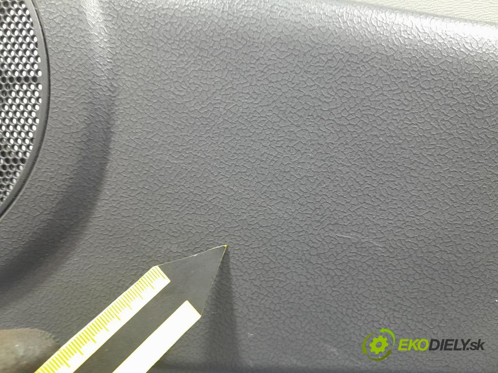 Suzuki Alto 2010 Tapacír: dveře před Práva: