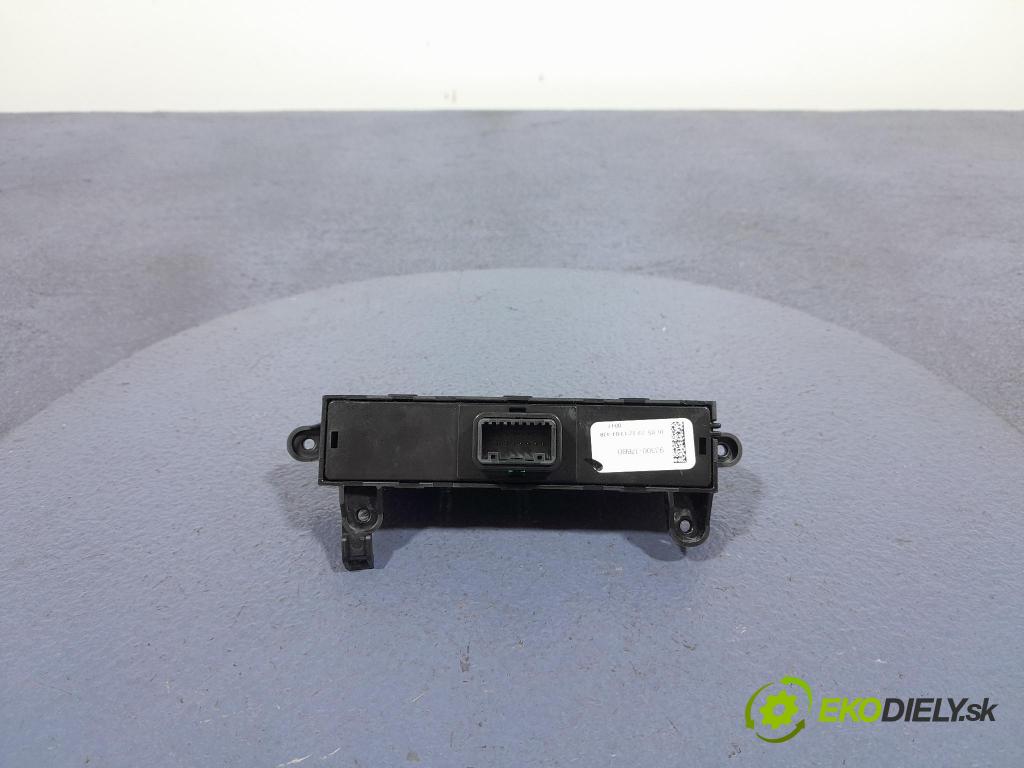 Kia Ceed 2023 prepínač 93300-J7BB0