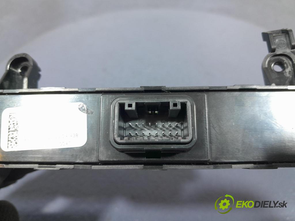Kia Ceed 2023 prepínač 93300-J7BB0