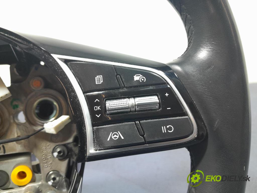 Kia Ceed 2023 volant J7HT0SA1