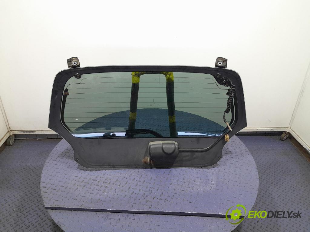 Toyota Aygo 2006 zadna dveře kufra: kufra: 