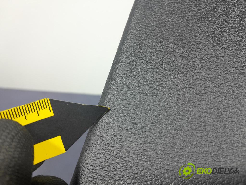 Kia Ceed 2023 kryt Plast: Interiéry: 85846-J7001
