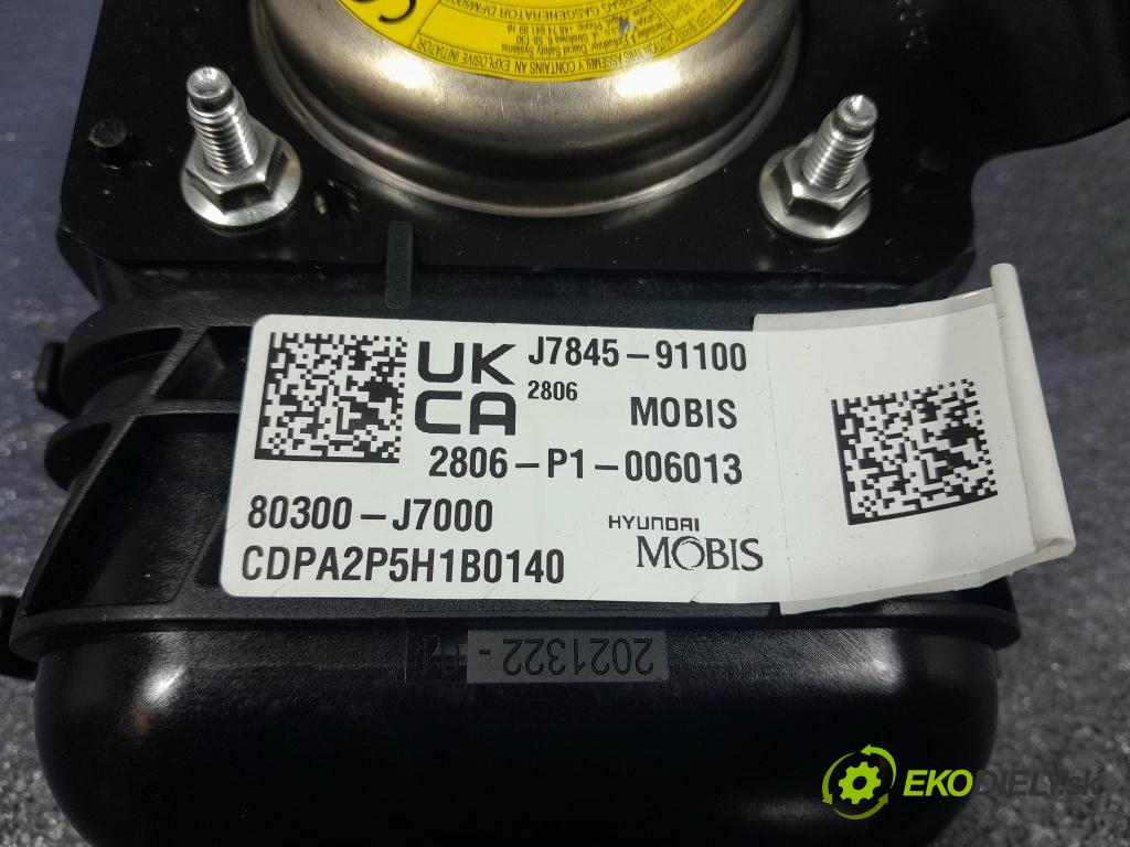 Kia Ceed 2023 kokpit,pristrojová doska