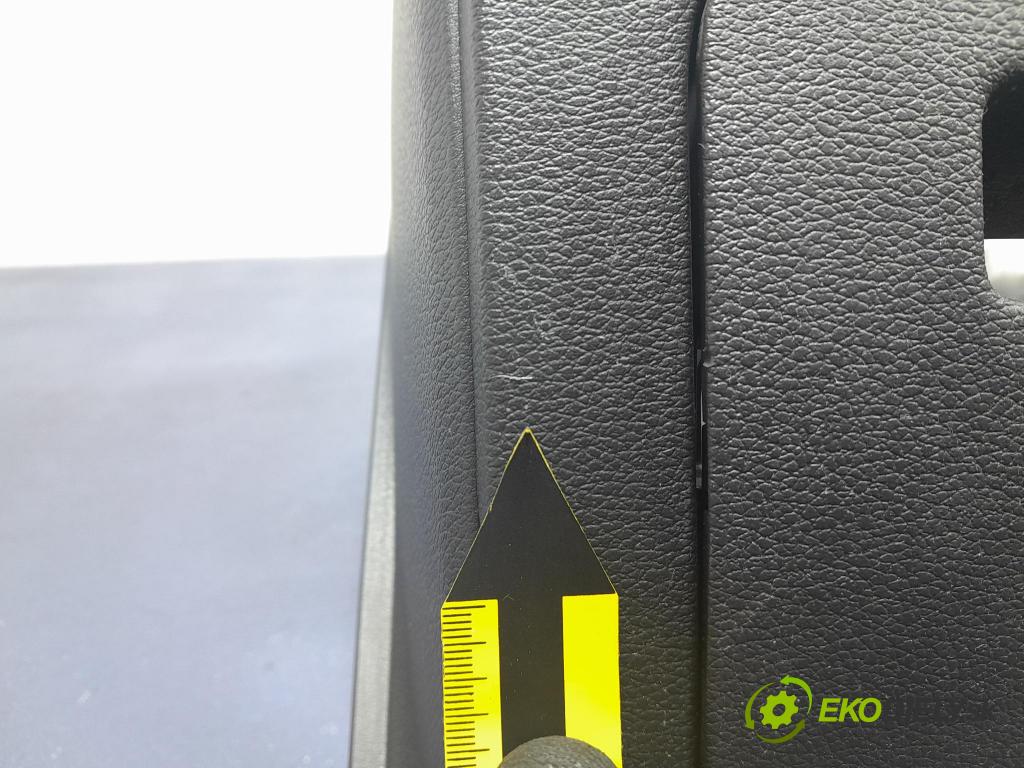 Kia Ceed 2023 kokpit,pristrojová doska 