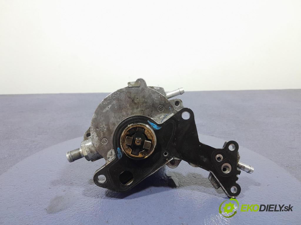 Vw Passat 2001 čerpadlo vákuová 038145209