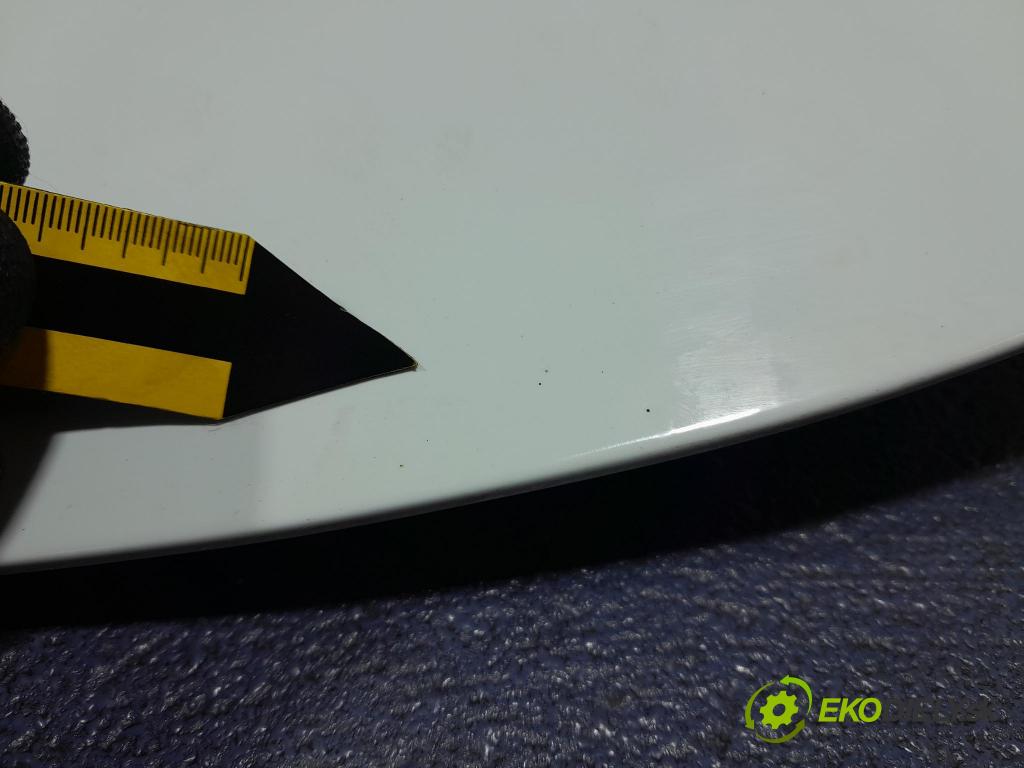 Kia Ceed 2023 Spoiler: 87210-J7300