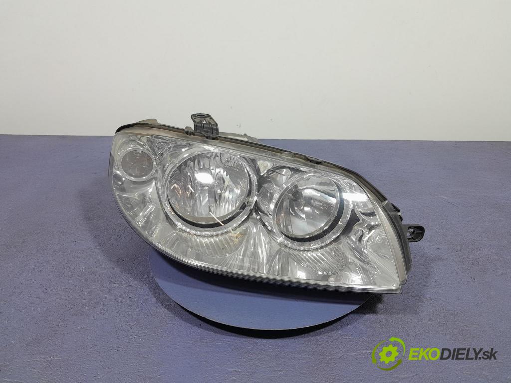 Fiat Punto 2010 Reflektor: v pravo: