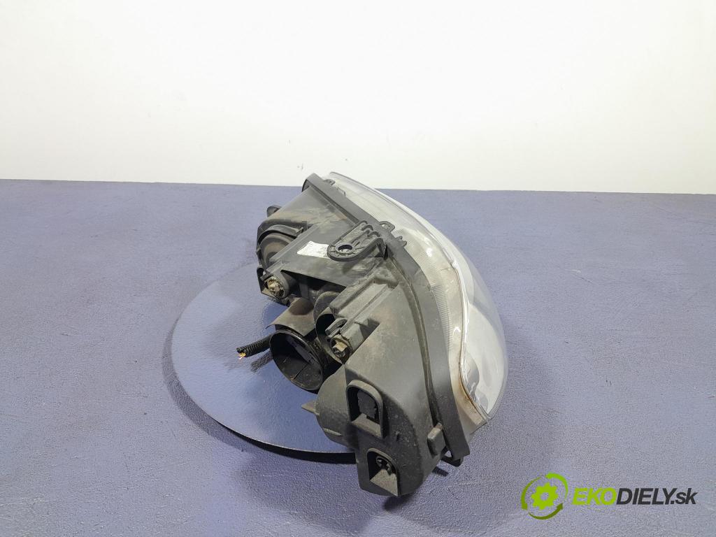 Fiat Punto 2010 Reflektor: v pravo: