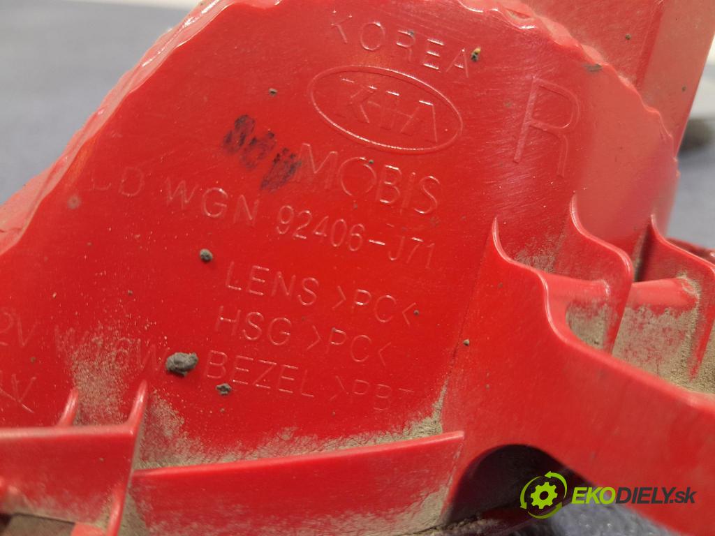 Kia Ceed 2023 Mlhovky Zadní: 92406-J71