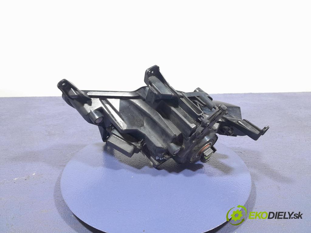 Kia Ceed 2023 Halogen v pravo: 92202-J7500