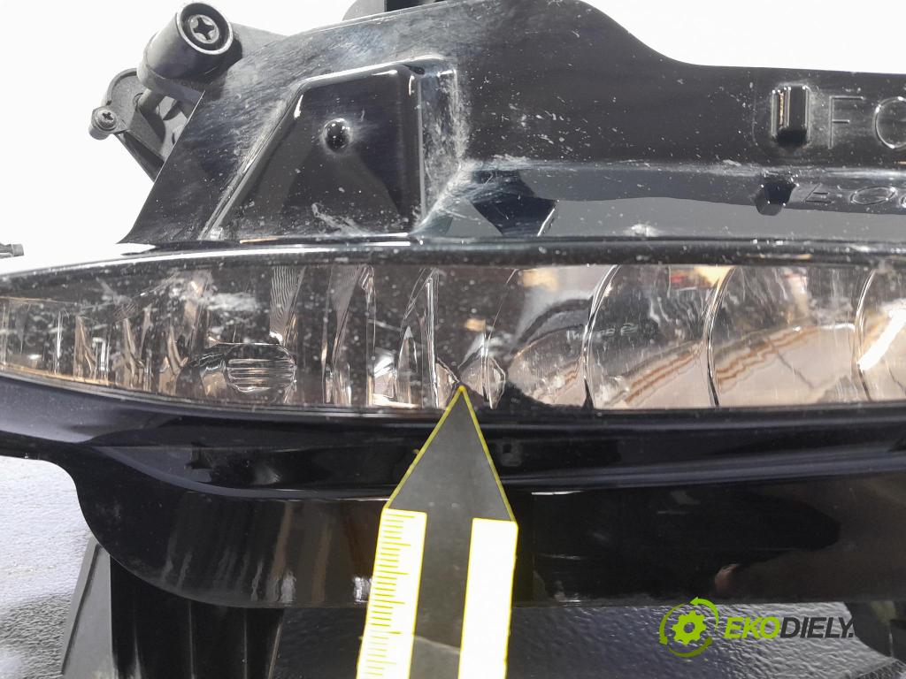 Kia Ceed 2023 Halogen v pravo: 92202-J7500