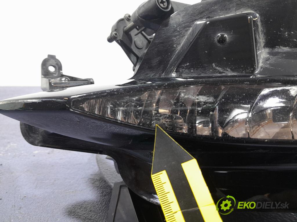 Kia Ceed 2023 Halogen v pravo: 92202-J7500