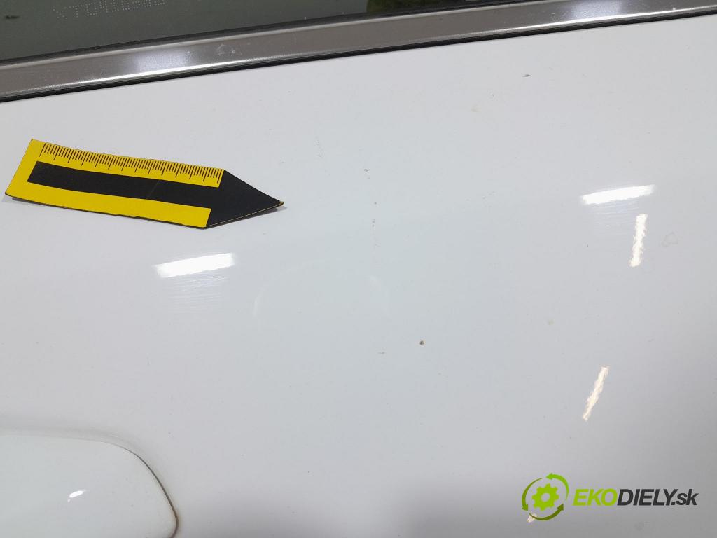 Kia Ceed 2023 dveře Zad: prave
