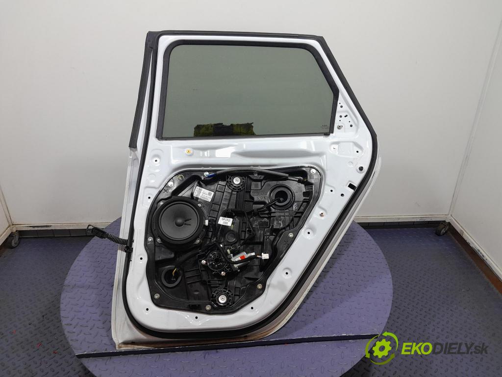 Kia Ceed 2023 dveře Zad: prave 
