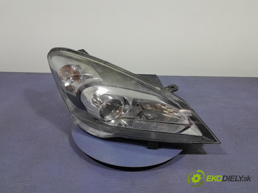 Kia Ceed 2010 Reflektor: v pravo: